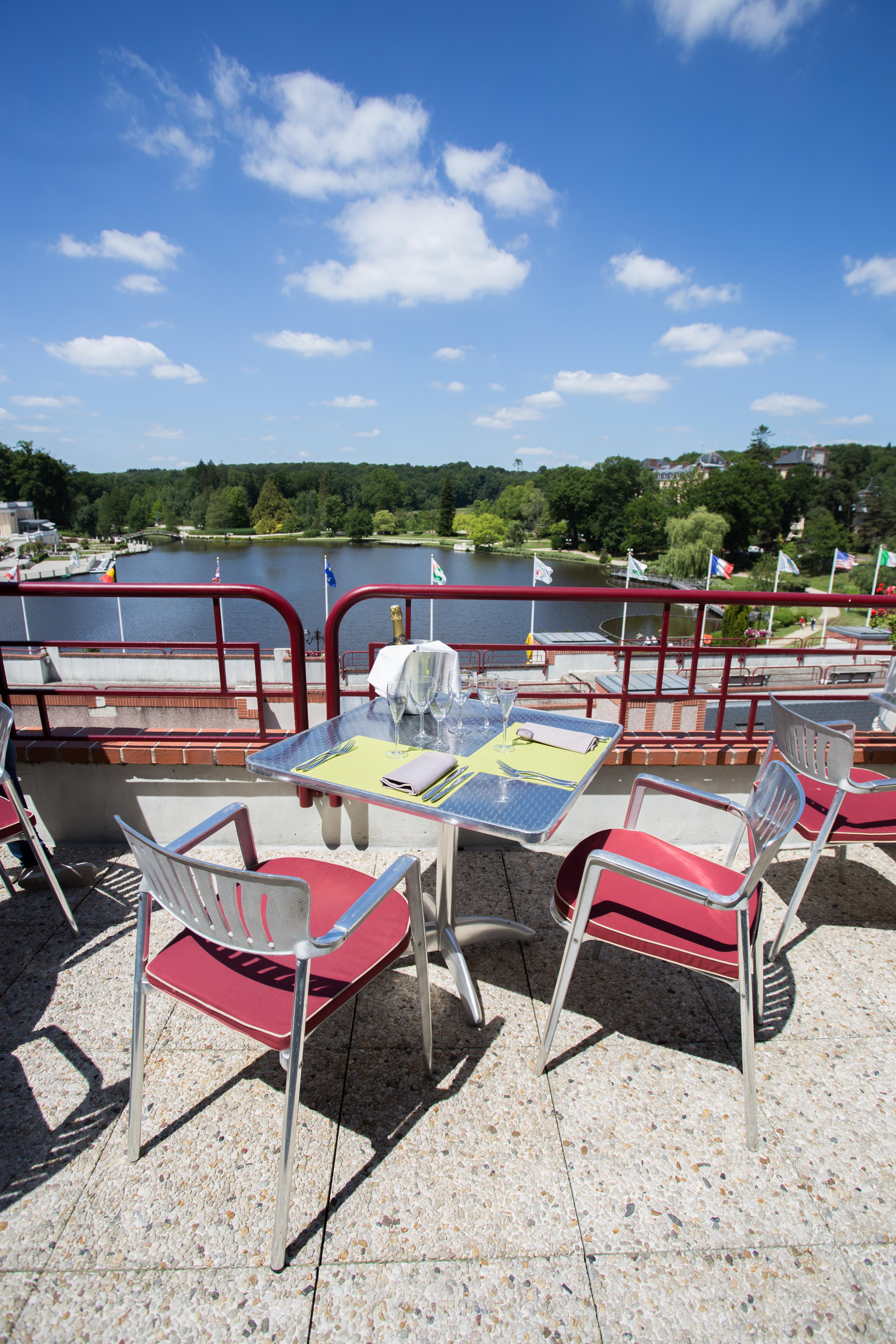 Hotel Spa Du Beryl Bagnoles de l'Orne Normandie Exteriör bild