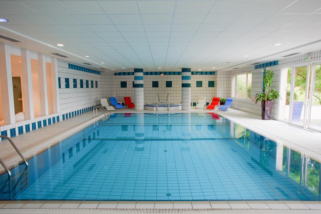 Hotel Spa Du Beryl Bagnoles de l'Orne Normandie Exteriör bild