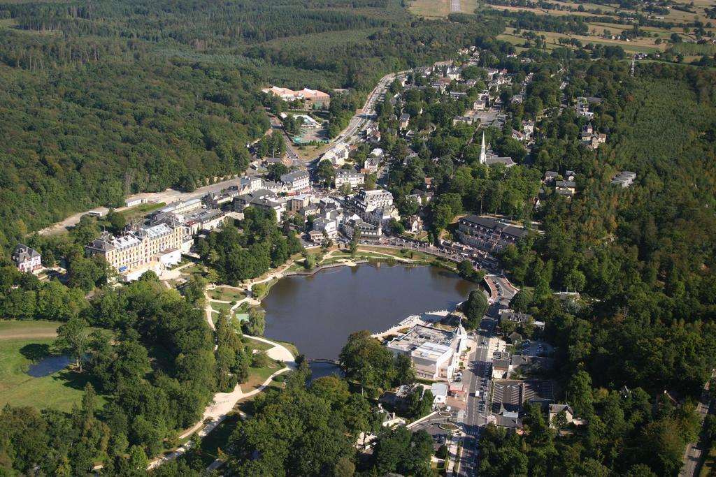 Hotel Spa Du Beryl Bagnoles de l'Orne Normandie Exteriör bild